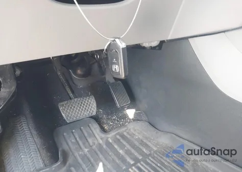 2019 Honda Pilot Touring z USA, uszkodzony, nr VIN 5FNYF5H62KB037420